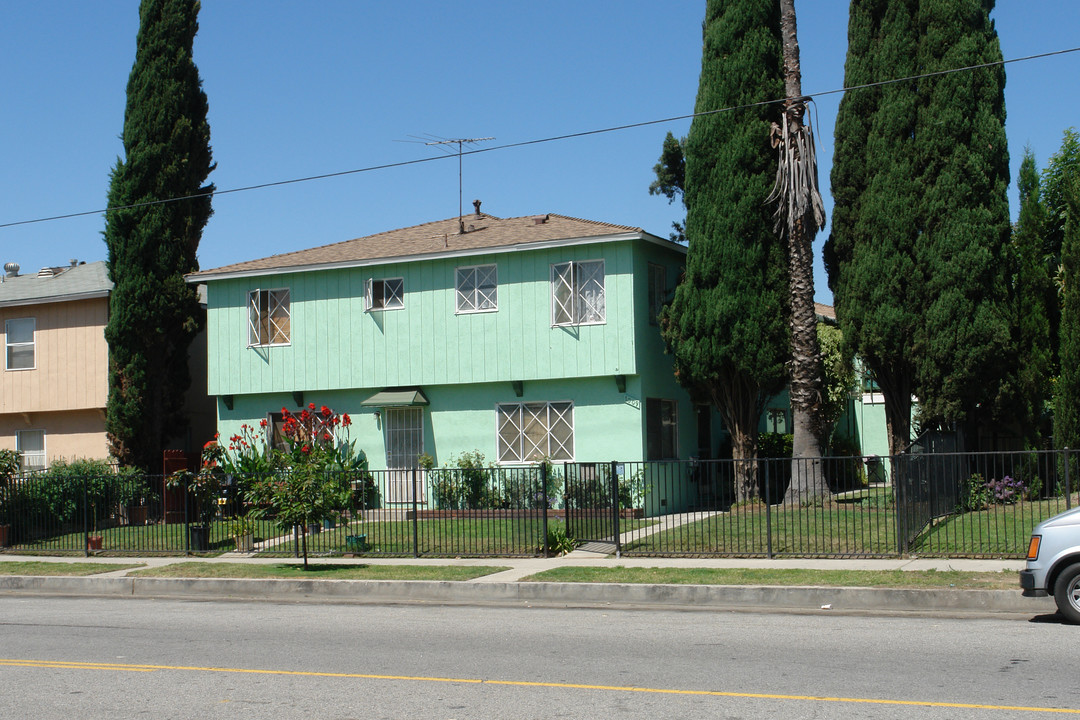 7009 Fulton Ave in North Hollywood, CA - Foto de edificio