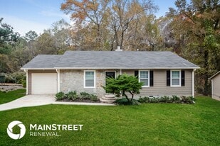 3773 Kathryn Dr SW in Atlanta, GA - Building Photo