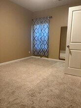 1235 Brookstone Cir, Unit B420 in Conyers, GA - Building Photo - Building Photo