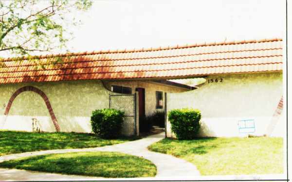 1362 W Stoneridge Ct in Ontario, CA - Building Photo - Building Photo