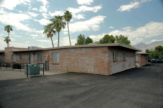 Glenn Terrace Townhomes in Tucson, AZ - Building Photo - Building Photo