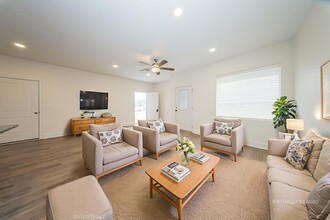 5782 E Bristol Cir in Bel Aire, KS - Building Photo - Building Photo