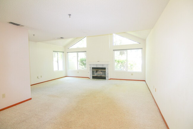 20 Sierra Lakeside Ln in Chico, CA - Building Photo - Building Photo