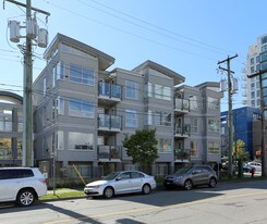 The Nottingham in Vancouver, BC - Building Photo