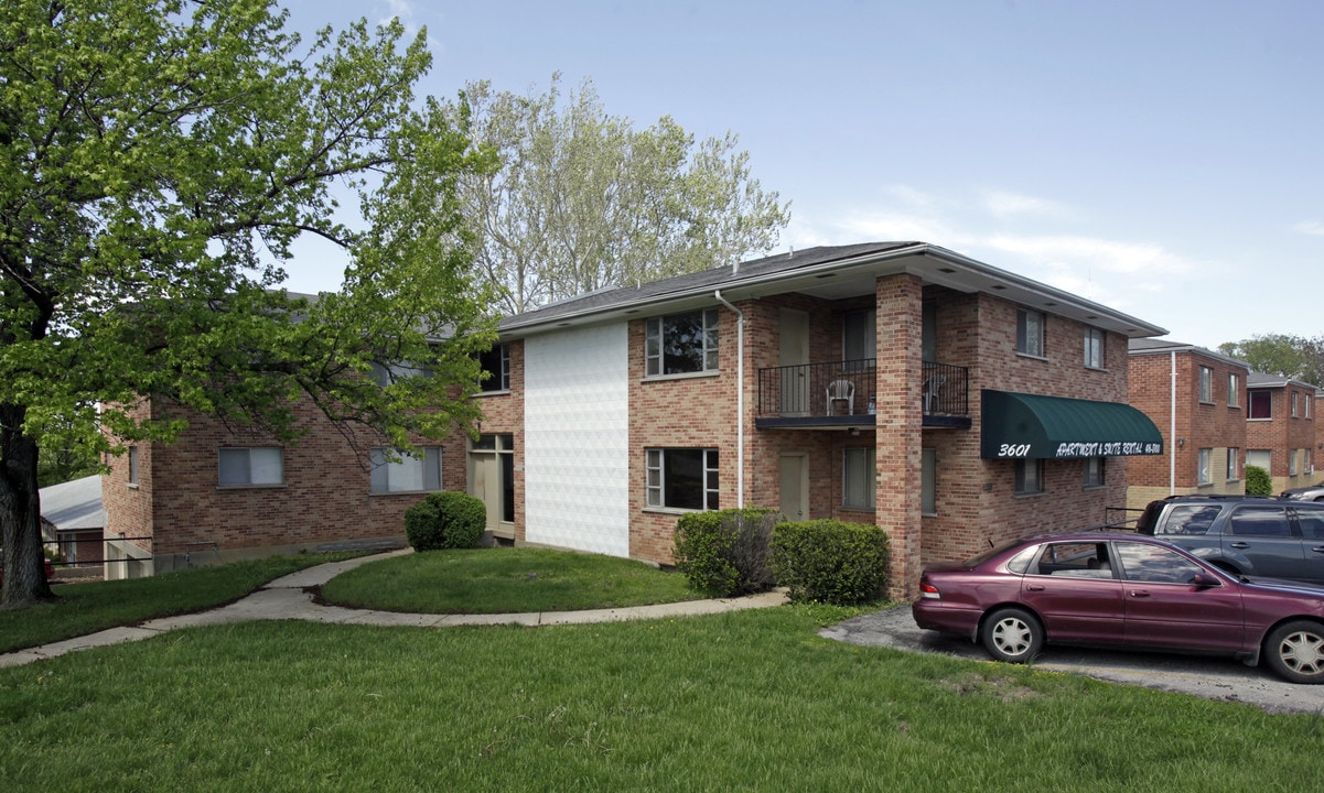 Hallmark Apartments in St. Louis, MO - Foto de edificio