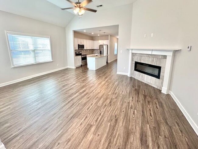 385 Azalea Dr in Somerville, TN - Foto de edificio - Building Photo