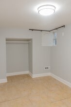 1719 W Greenleaf Ave, Unit Garden in Chicago, IL - Foto de edificio - Building Photo
