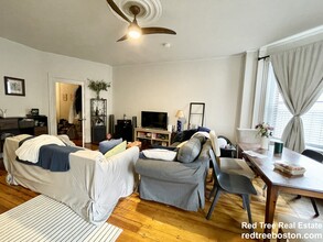 914 Beacon St, Unit 3 in Boston, MA - Building Photo - Building Photo