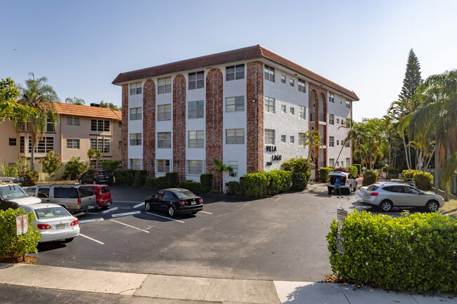 Villa Lago Condominiums in Deerfield Beach, FL - Foto de edificio - Building Photo