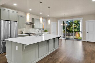 1308 141st Pl SW in Lynnwood, WA - Building Photo - Building Photo