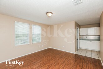 1301 Anna Lea Ln in Burleson, TX - Foto de edificio - Building Photo