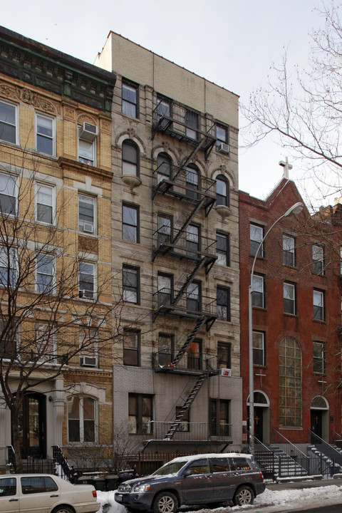 64 St Marks Pl in New York, NY - Foto de edificio