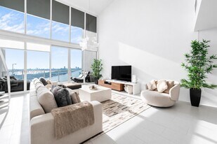 1040 Biscayne Blvd in Miami, FL - Building Photo
