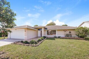 244 Ponce De Leon St in Royal Palm Beach, FL - Building Photo