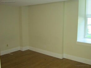 9 Saint Joseph St, Unit 2 in Fall River, MA - Foto de edificio - Building Photo