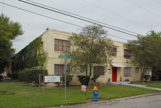 Colquitt North Apartments in Houston, TX - Foto de edificio - Building Photo