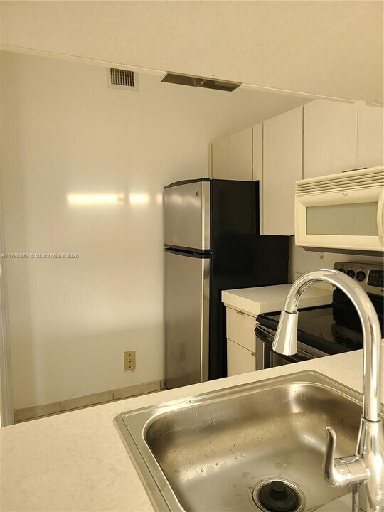 14026 SW 91st Terrace in Miami, FL - Building Photo
