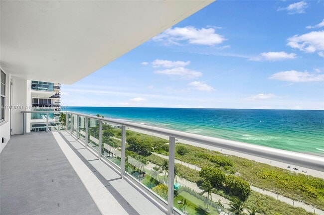 9511 Collins Ave in Surfside, FL - Building Photo - Building Photo