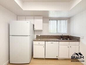 4638 Tilden Ave in Los Angeles, CA - Building Photo - Building Photo
