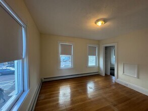 2575 Massachusetts Ave in Cambridge, MA - Building Photo - Building Photo