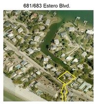 681-683 Estero Blvd in Ft. Myers, FL - Foto de edificio - Building Photo