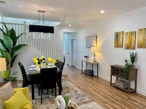 407 Swansea Gn in Escondido, CA - Building Photo - Building Photo