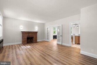 23 Cedarwood Rd in Catonsville, MD - Building Photo - Building Photo