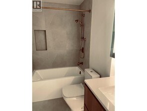 720 Farrow St in Coquitlam, BC - Building Photo - Building Photo