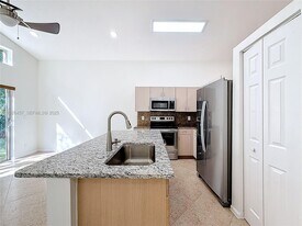 17738 SW 20th St in Miramar, FL - Building Photo