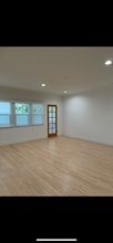 6505 Greenbush Ave in Van Nuys, CA - Foto de edificio - Building Photo