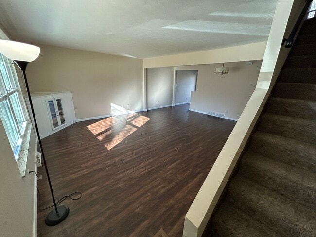 4447 Timberdale Dr in Stow, OH - Foto de edificio - Building Photo