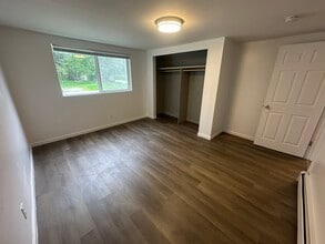 4504 Juneau St, Unit 4502 in Anchorage, AK - Foto de edificio - Building Photo