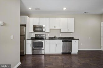 617 S 2nd St, Unit 3R in Philadelphia, PA - Building Photo - Building Photo