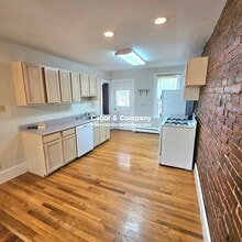 2 Mead St, Unit 3A in Boston, MA - Building Photo - Building Photo