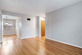 6221 Sunshine Dr in St. Louis, MO - Building Photo - Building Photo