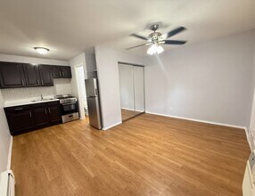 4613 N Beacon St, Unit 4616-2D in Chicago, IL - Building Photo - Building Photo