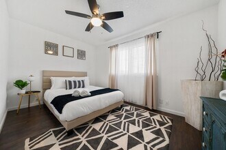 10609 Olson Dr in Rancho Cordova, CA - Foto de edificio - Building Photo