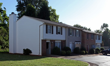 The Meadows in Burlington, NC - Building Photo - Building Photo