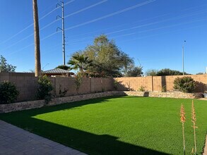 3211 E Menadota Dr in Phoenix, AZ - Building Photo - Building Photo