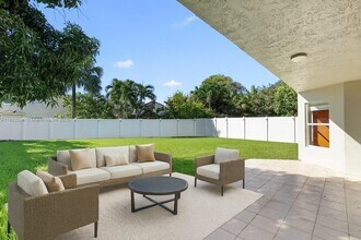 16762 NW 13th St in Pembroke Pines, FL - Building Photo - Building Photo