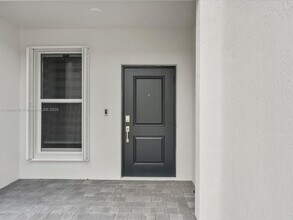 106 SW 184th Ave in Pembroke Pines, FL - Building Photo - Building Photo