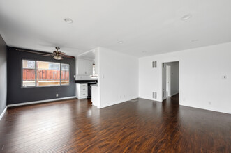 7550 Fountain Ave in West Hollywood, CA - Building Photo - Interior Photo