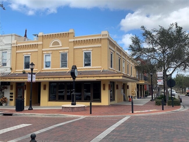 property at 118 N Eustis St