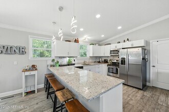 706 Estates Cove Rd in Jacksonville, FL - Building Photo - Building Photo