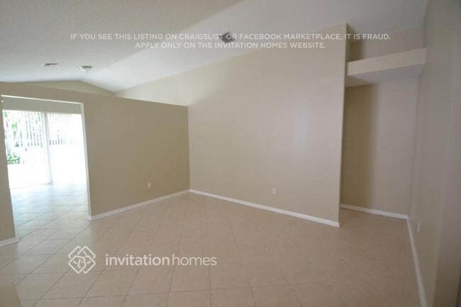 15745 NW 16th Ct in Pembroke Pines, FL - Building Photo - Building Photo
