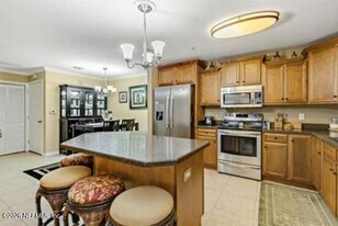 3591 KERNAN Blvd in Jacksonville, FL - Building Photo