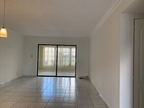 9355 SW 8th St in Boca Raton, FL - Building Photo - Building Photo