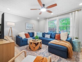 5012 Hollyview Dr in Vermilion, OH - Building Photo