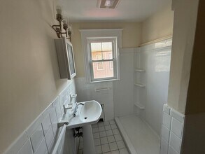 675 Humphrey St in Swampscott, MA - Building Photo - Building Photo