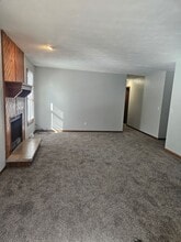 9542 Steele Ct in Loves Park, IL - Building Photo - Building Photo